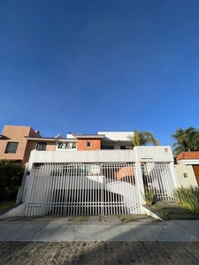 CASA EN VENTA EN FRENTE DEL PARQUE METROPOLITANO.