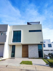 Casa en venta en Valle Imperial, Zapopan