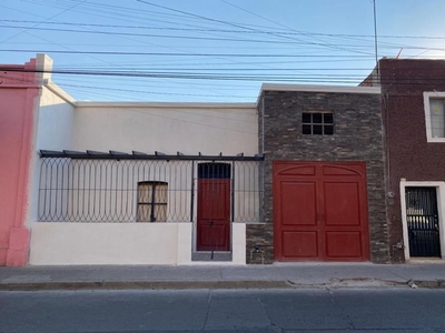 CASA EN VENTA EN ZONA CENTRO IDEAL PARA NEGOCIO