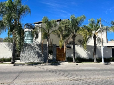 Casa moderna en Venta en Paseos del Sol