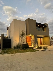 Casa Nueva en Lomas del Molino 3 con acabados de lujo