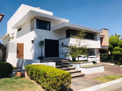 Casa venta DENTRO de condominio ATLAS COLOMOS – remodelada - zona ANDARES