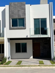 Última casa en venta para entrega inmediata en Mirador Sn Isidro