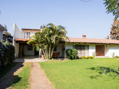 VENTA DE CASA EN SAN PEDRO TLAQUEPAQUE