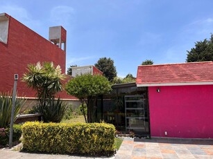 Doomos. Casa en Venta en Fraccionamiento La Virgen, Metepec, Estado de México