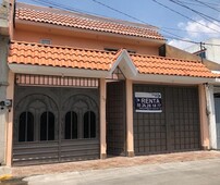 3 cuartos, 136 m casa en renta para oficinas o habitacional cerca de jacarandas