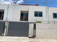 casa a pie de calle en renta colonia granjas de san isidro 14 sur y periférico