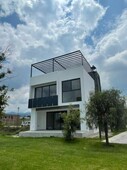 casa nueva en venta en fraccionamiento zirandaro con rooftop 4 recamaras