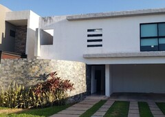 en renta linda casa ubicada en privada con amenidades, cholul, mérida, yuc.