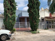 Casa en Venta en Fracc. La Calma, Zapopan, excelente ubicación.