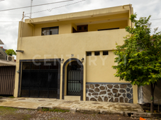 Casa en renta en Lomas de Circunvalación, Colima