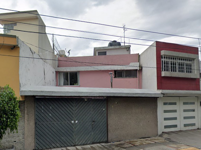 Casa en venta Calle Viveros De La Colina 99, Mz 013, Habitacional Viveros De La Loma, Tlalnepantla De Baz, Estado De México, México