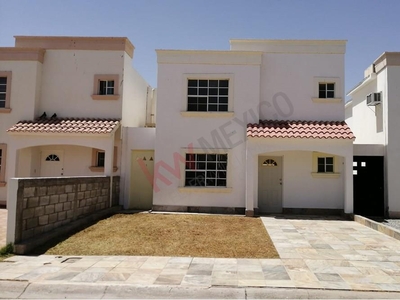 Casa en venta en Residencial Senderos al Norte de Torreón,