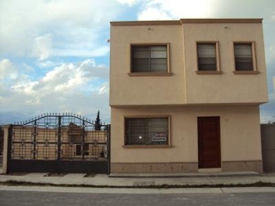 Casa en Renta Amueblada Fracc. Privado en Saltillo