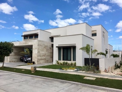 Casa en venta en el Yucatán Country Club