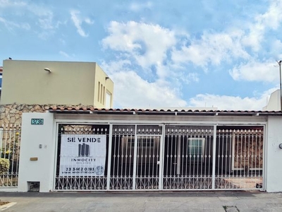 Casa en venta o renta de 1 planta con excelentes espacios en Col.San Ignacio