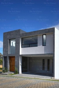 Casas en venta - 146m2 - 3 recámaras - Lomas de Angelópolis - $3,500,000