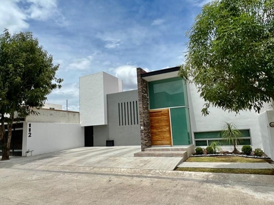 Casas en venta - 300m2 - 3 recámaras - Cañada del Refugio - $4,900,000