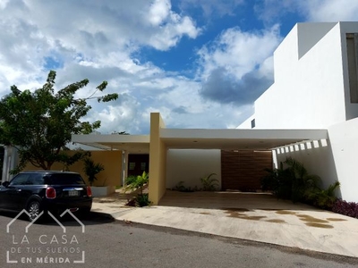 Residencia en venta en San Antonio Cucul, Mérida, Yucatán.