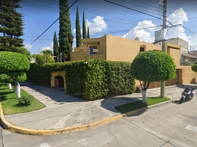 EXCELENTE CASA EN ZAPOPAN - LAS FLORES