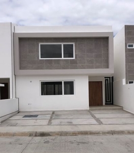 Renta casas, Altos Juriquilla, Qro76 $ 21 mil