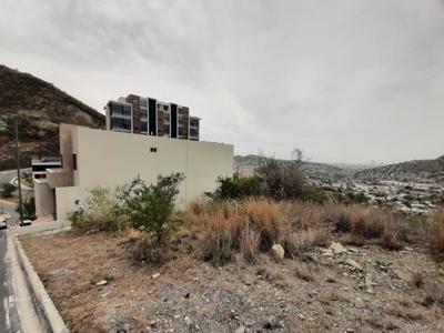 Terreno en venta en Monterrey Lomas de Montecristo descendente