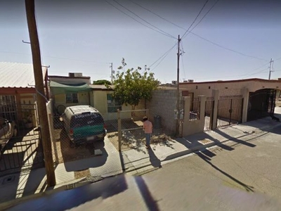 VENTA, CASA EN REMATE BANCARIO VILLA DEL REY 1RA ETAPA MEXICALI BAJA CALIFORNIA