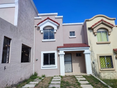 Casa en Venta de 3 habitaciones en Paseos de Santiago Tonala