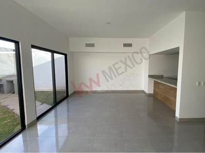 Casa con alberca en venta, Sector Viñedos, Torreón, Coahuila