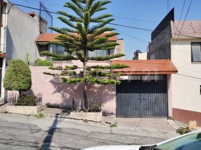Casa en Venta en Lomas De Occipaco, Naucalpan, Estado de México