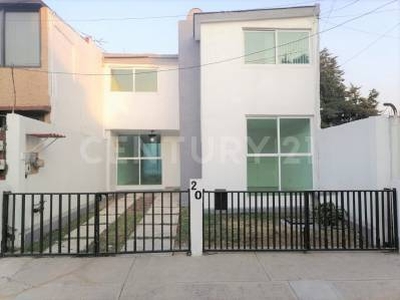 Casa en Venta en Valle De Los Pinos 1ra Secc, Tlalnepantla, Estado de México