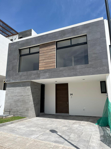 Rento Casa Nueva $18,500 Lomas De Angelopolis Iii Puebla Con 3 Recamaras Y Roof Garden