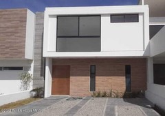 venta. casa a estrenar con cuarto de tv, grand juriquilla