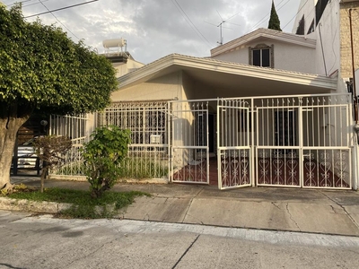 CASA EN VENTA COL LA CALMA EN ZAPOPAN