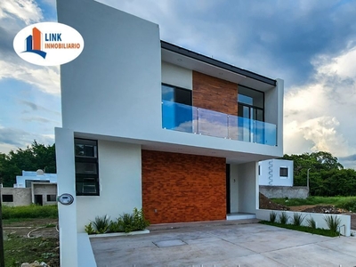 Hermosa casa nueva en venta en fraccionamiento Real de Comala, Colima