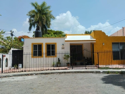 Doomos. Casa de 2 Habitaciones en Paseo de Las Fuentes, Merida