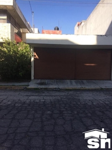 Doomos. Casa en Venta en cerca del Circuito Juan Pablo II