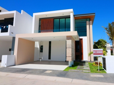 Doomos. Casa en Venta en Maralto Residencial Mazatlán