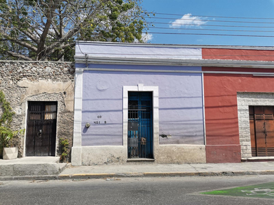 Renta Casa Comercial En El Centro De Mérida 8 Piezas Y Estacionamiento