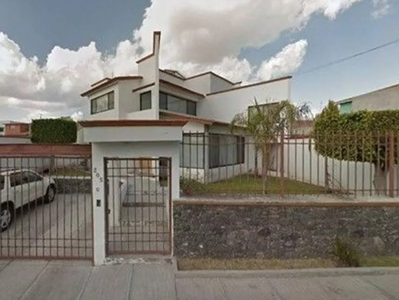 Casa A La Venta En Villas Del Meson, Queretaro; Maravilloso Remate Bancario