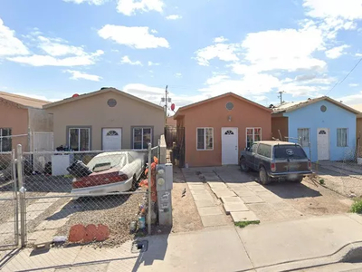 -casa En Remate Bancario-las Magdalenas, Palmar De Orizaba, Mexicali, Baja California, México -jmjc5