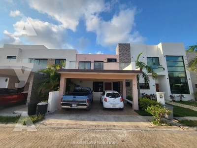 Casa En Venta, 3 Recámaras, Acabados Aluminio, Aqua By Cumbres, Av. Huayacán, Cancún