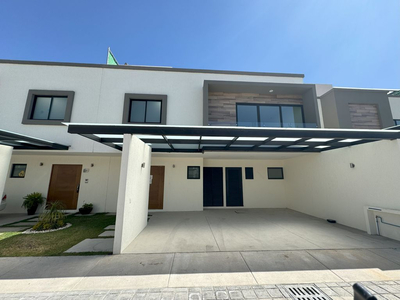 Casa Nueva Venta Residencial Dentro De Condominio Con Club, Metepec