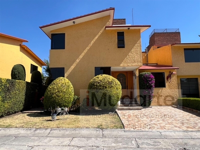 Doomos. Casa en venta en condominio en Quintas San Jerónimo, Metepec