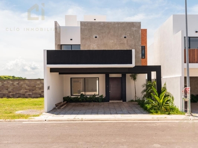 Doomos. Casa en Venta y Renta en Veracruz, Lomas de la Rioja, nueva, 3 recámaras con baño, Cerca de la playa