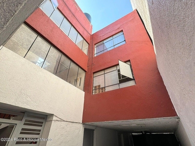 Doomos. Edificio en venta Iztapalapa Colonia San Andres Tetepilco yp 24-3369