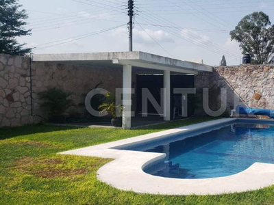 Terreno En Venta Con Alberca Y Pie De Casa, Cuautla, Morelos.