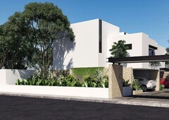 Casa en venta en Mérida, Leandro Valle, con jardines con tecnología led