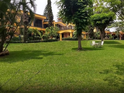 Renta de Casa - Lomas de Cortes, Cuernavaca - 7 baños - 1100.00 m2