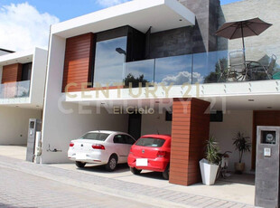 Casa En Venta En Mallorca Park, Zona Atlixcayotl, Tlaxcalancingo, Puebla